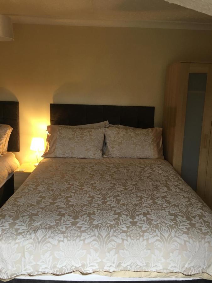 The Townhouse B And B เอลส์เบอรี ภายนอก รูปภาพ